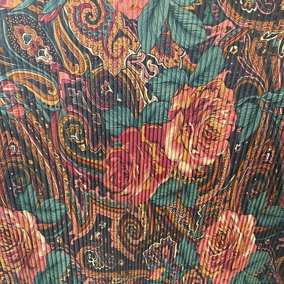 August Max Woman Blouse, Size 1X , Floral/Paisley Print, Green,Brown,Rust Colors - Picture 2 of 6